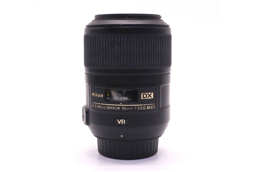 Nikon 85mm f/3.5G ED AF-S DX VR Micro Nikkor