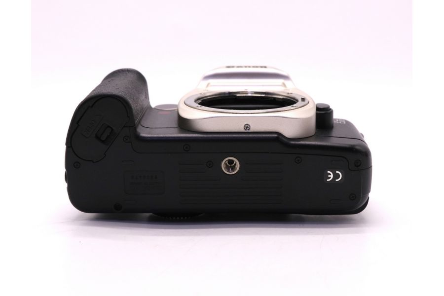 Canon EOS 50 body (Japan)