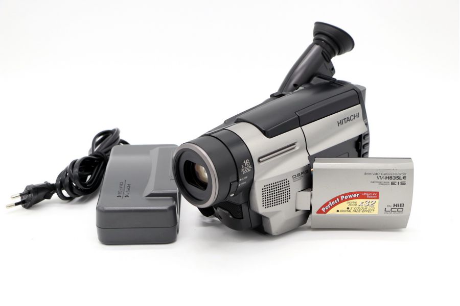 Видеокамера Hitachi VM-H835LE