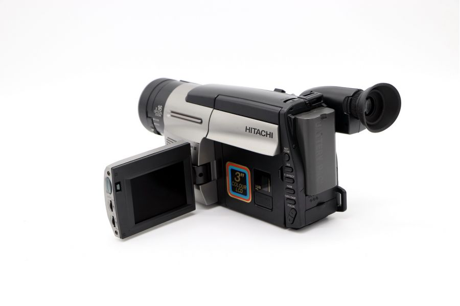 Видеокамера Hitachi VM-H835LE