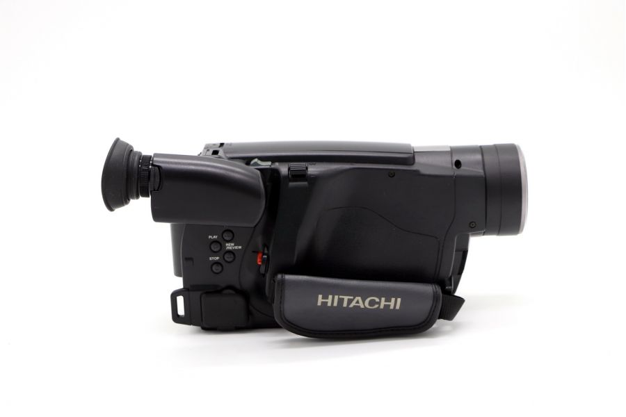 Видеокамера Hitachi VM-H835LE