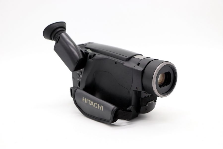 Видеокамера Hitachi VM-H835LE