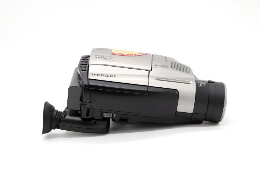 Видеокамера Hitachi VM-H835LE