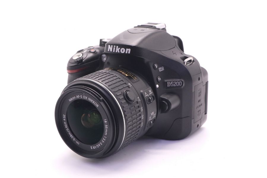 Nikon D5200 kit в упаковке (пробег 600 кадров)