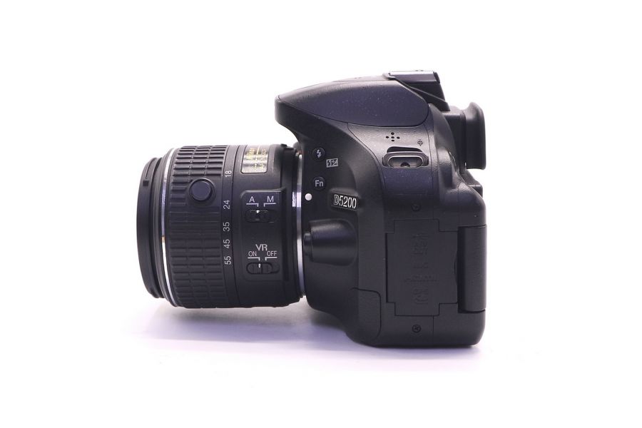 Nikon D5200 kit в упаковке (пробег 600 кадров)