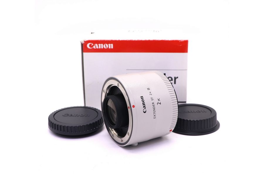 Телеконвертер Canon Extender EF 2x III в упаковке