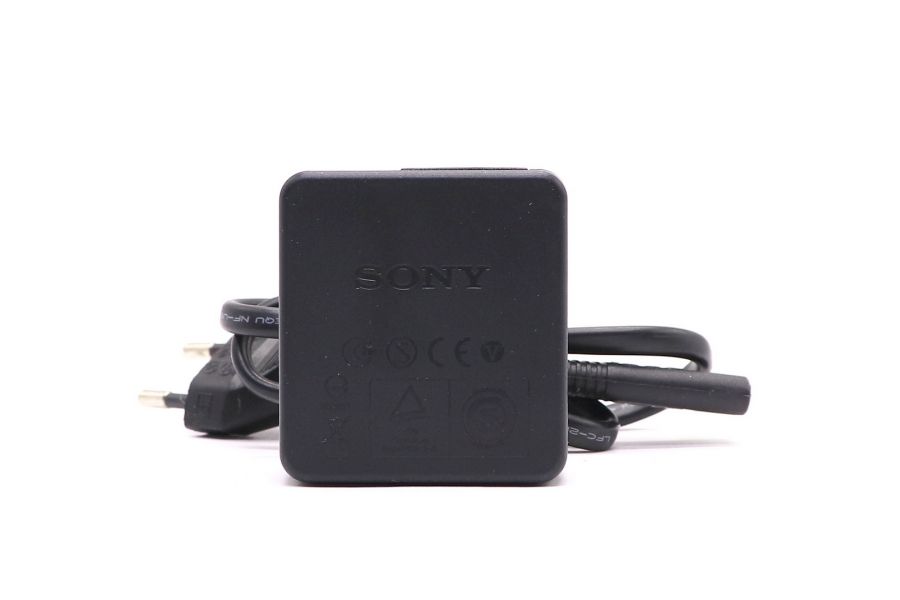 Зарядное устройство Sony AC-UB10