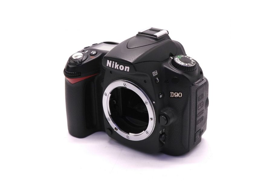 Nikon D90 body в упаковке (пробег 4500 кадров)