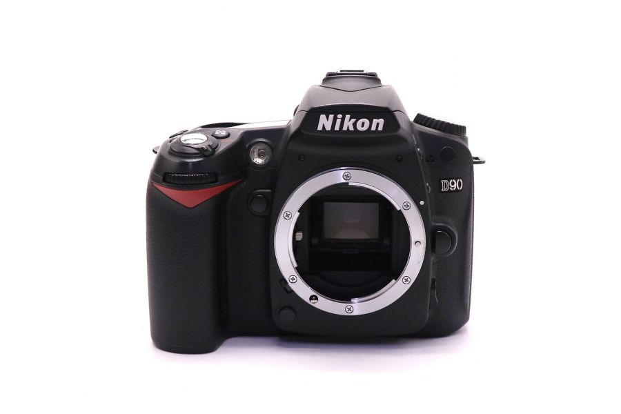 Nikon D90 body в упаковке (пробег 4500 кадров)