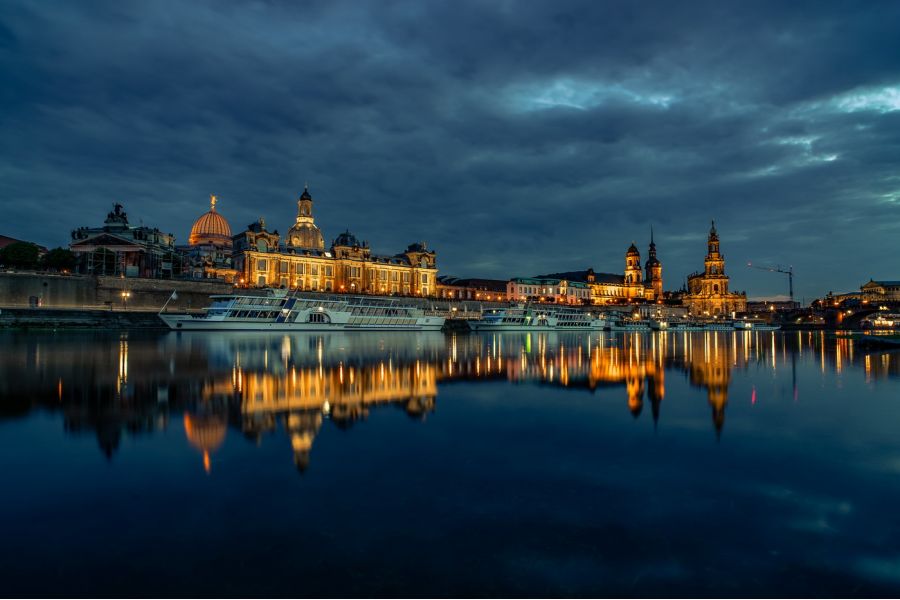 Samyang 20mm f/1.8 ED AS UMC Pentax K в упаковке