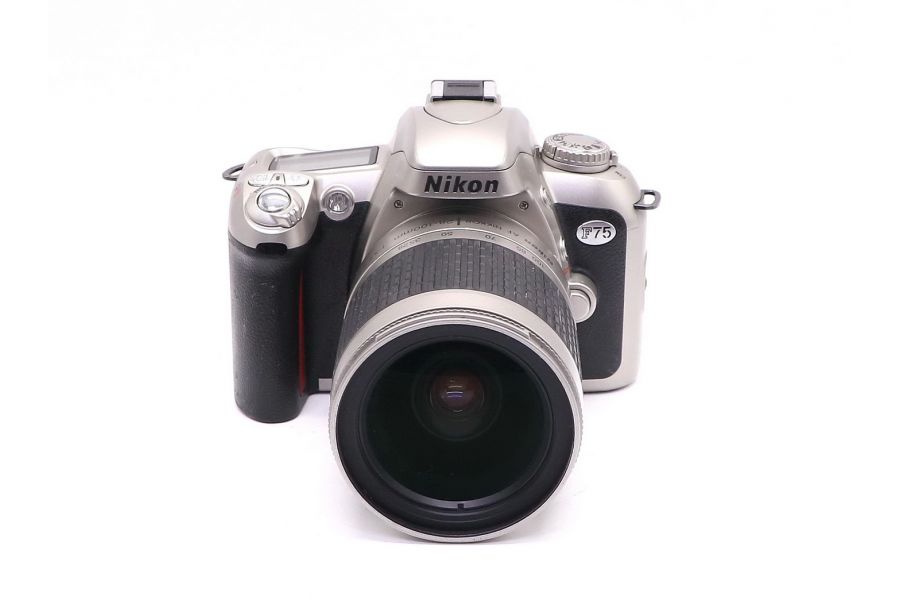 Nikon F75 kit 28-100mm