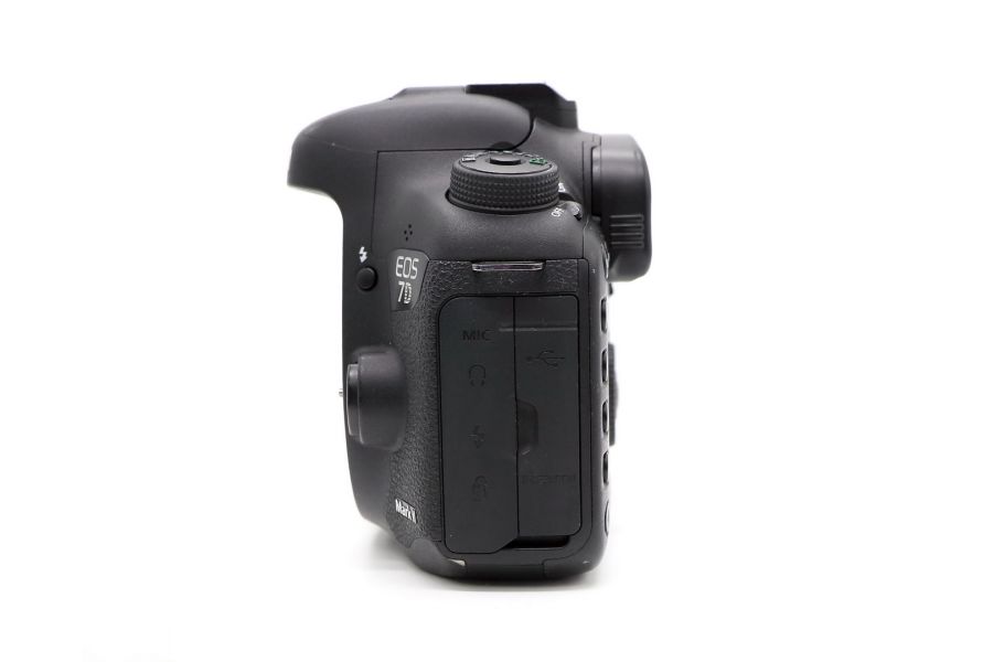 Canon EOS 7D Mark II body (пробег 201010 кадров)