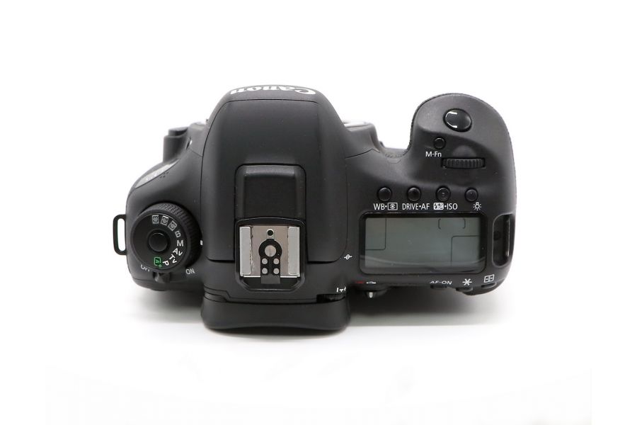 Canon EOS 7D Mark II body (пробег 201010 кадров)
