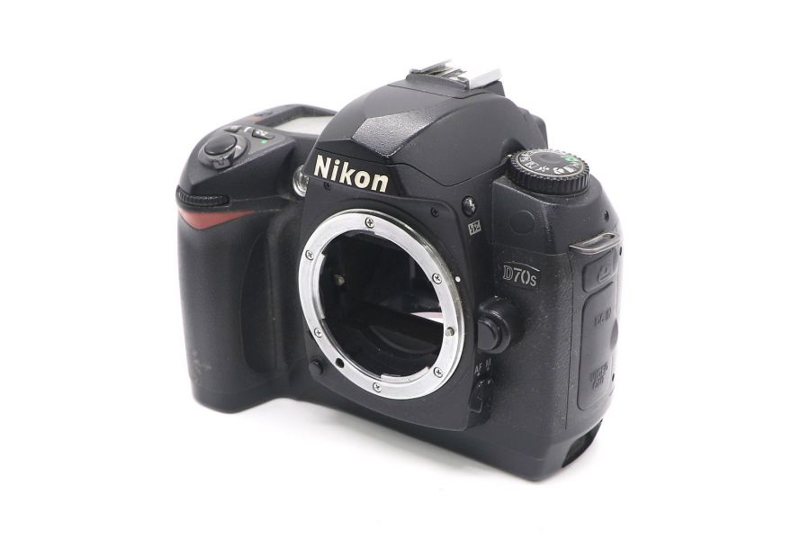 Nikon D70s body в упаковке (пробег 145 кадров)