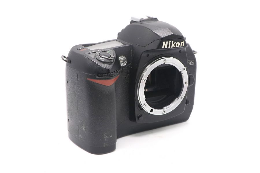 Nikon D70s body в упаковке (пробег 145 кадров)