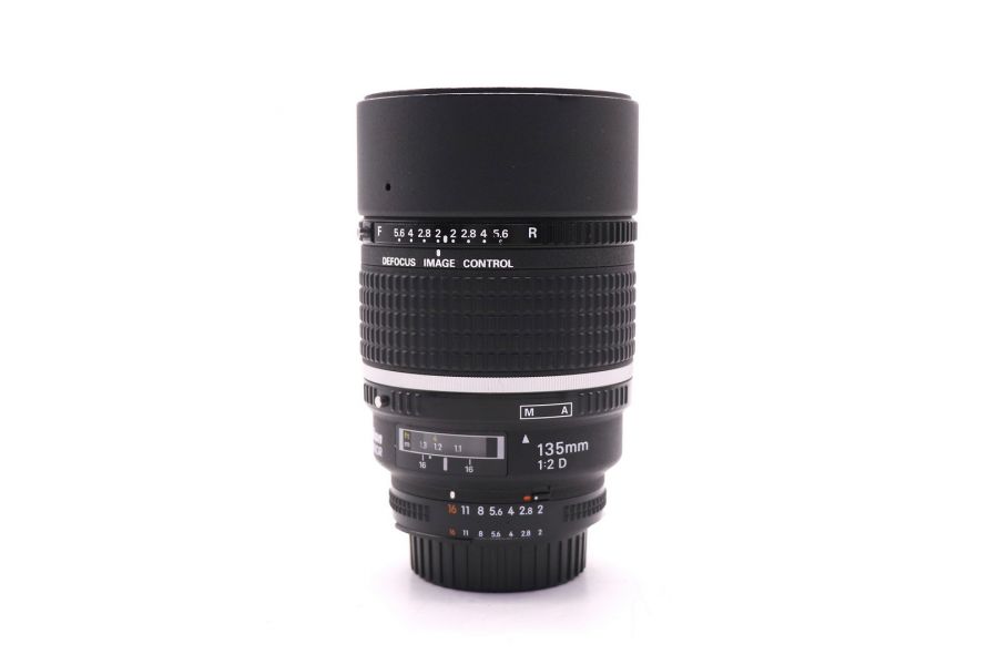 Объектив Nikon 135mm f/2D DC-Nikkor (Japan, 2013)