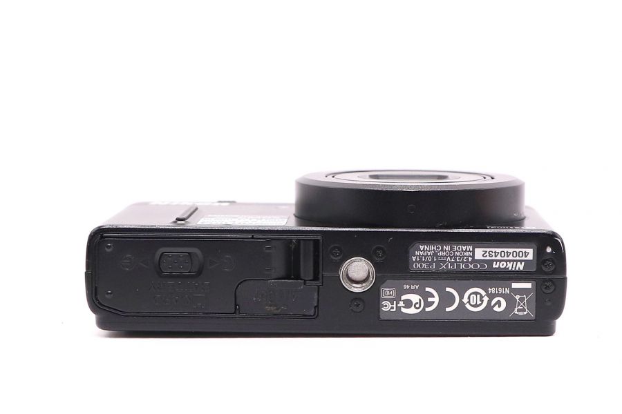 Nikon Coolpix P300 в упаковке