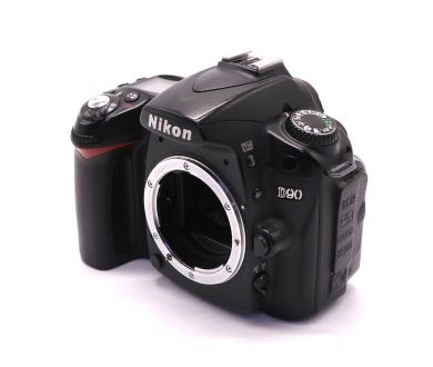 Nikon D90 body (пробег 145000 кадров)