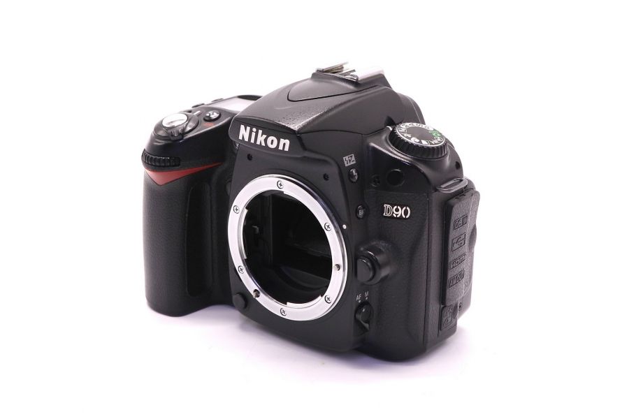 Nikon D90 body (пробег 141000 кадров)