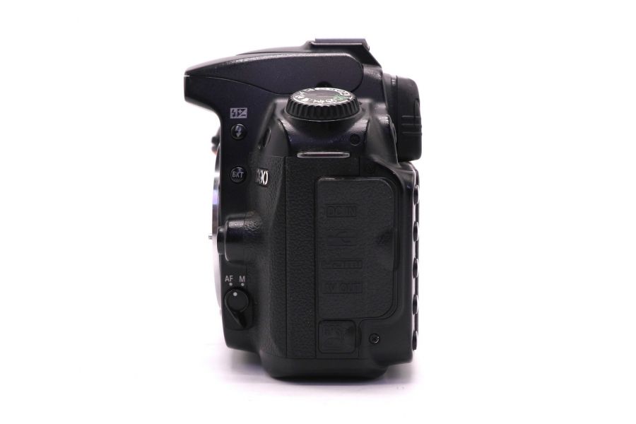 Nikon D90 body (пробег 145000 кадров)