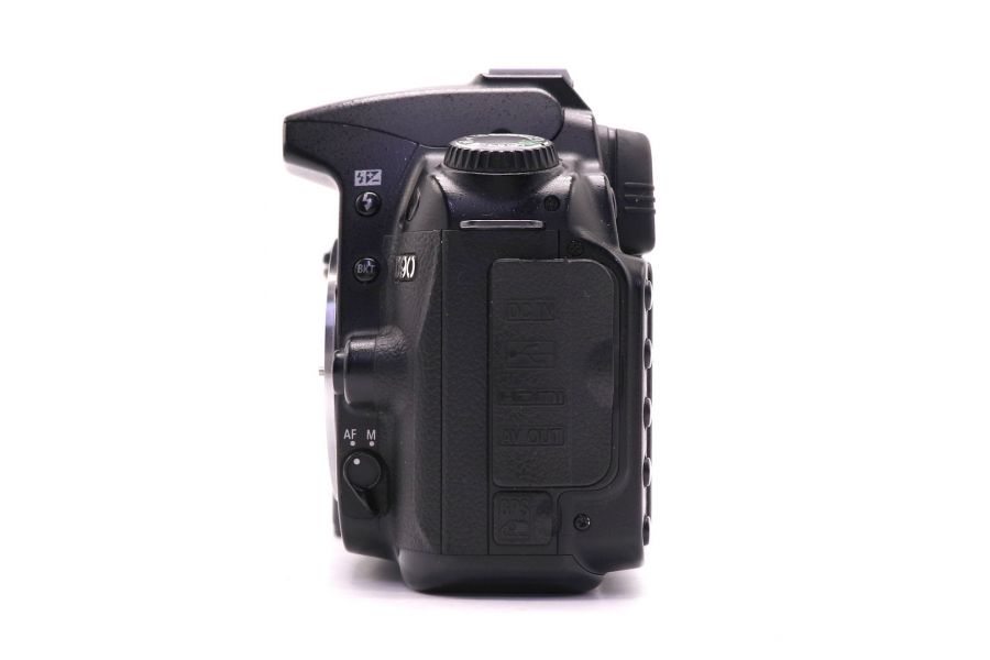 Nikon D90 body (пробег 141000 кадров)