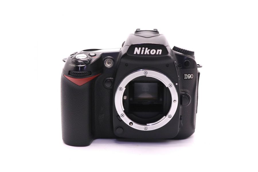 Nikon D90 body (пробег 141000 кадров)