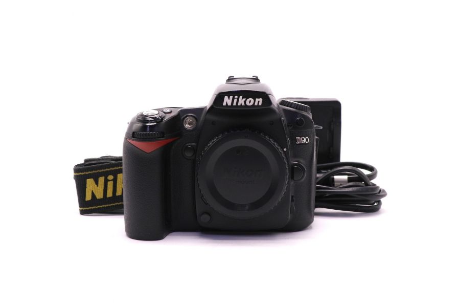 Nikon D90 body (пробег 145000 кадров)