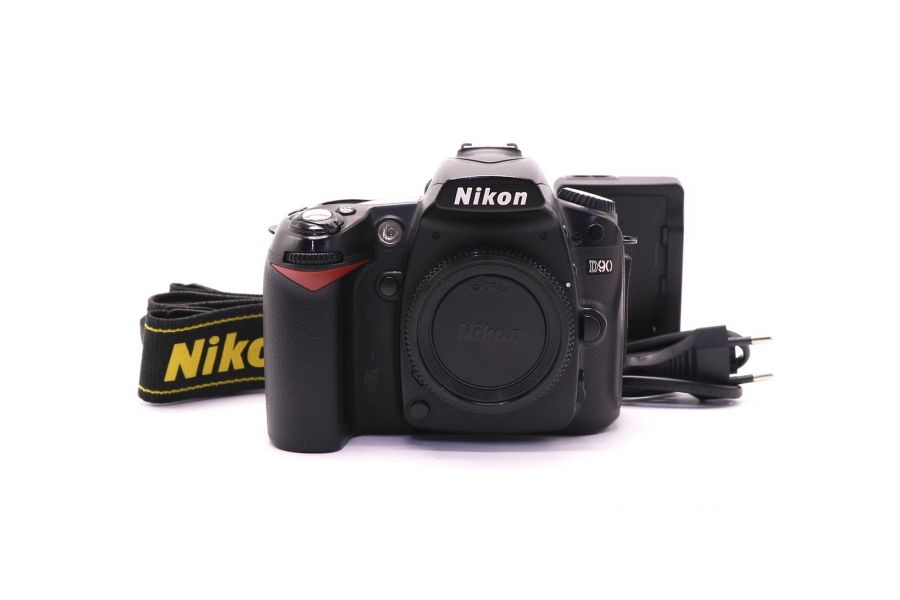 Nikon D90 body (пробег 141000 кадров)