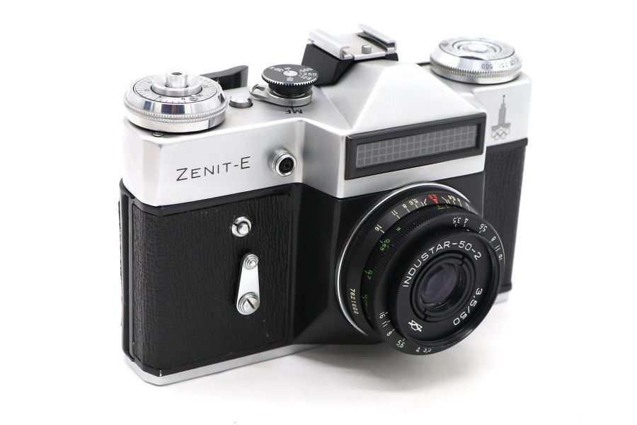 Зенит Е + Индустар 50-2 kit Олимпийский в упаковке (1979)
