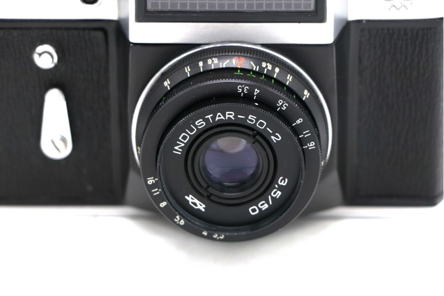 Зенит Е + Индустар 50-2 kit Олимпийский в упаковке (1979)