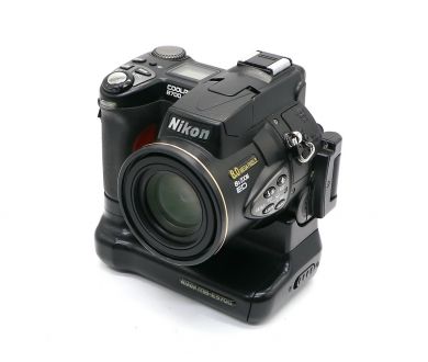 Nikon Coolpix E8700 + MB-E5700