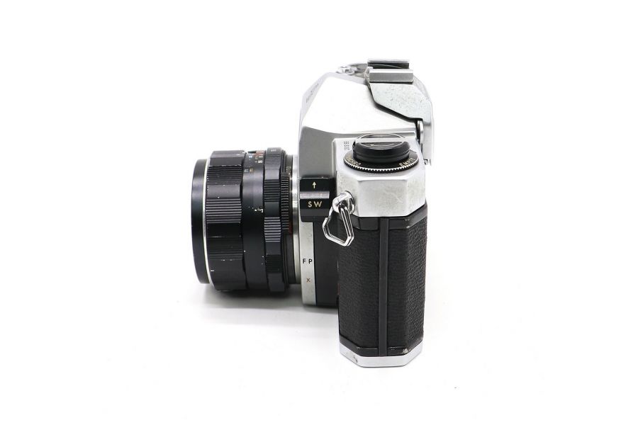 Pentax Spotmatic SP + Super-Multi-Coated Takumar 1.8/55mm (Japan)