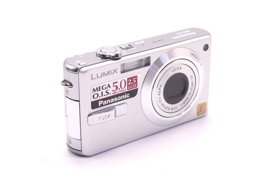 Panasonic Lumix DMC-FX7 в упаковке