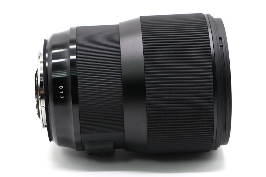 Sigma AF 135mm f/1.8 DG HSM Art Canon EF в упаковке