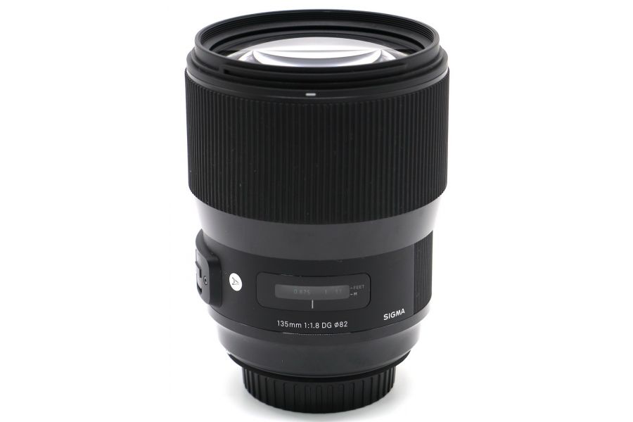Sigma AF 135mm f/1.8 DG HSM Art Canon EF в упаковке