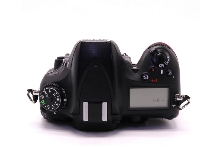 Nikon D610 body (пробег 23000 кадров)