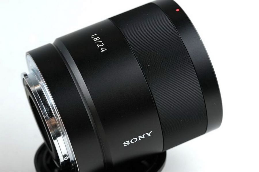 Sony Carl Zeiss Sonnar T*24mm f/1.8 ZA E (SEL-24F18Z)