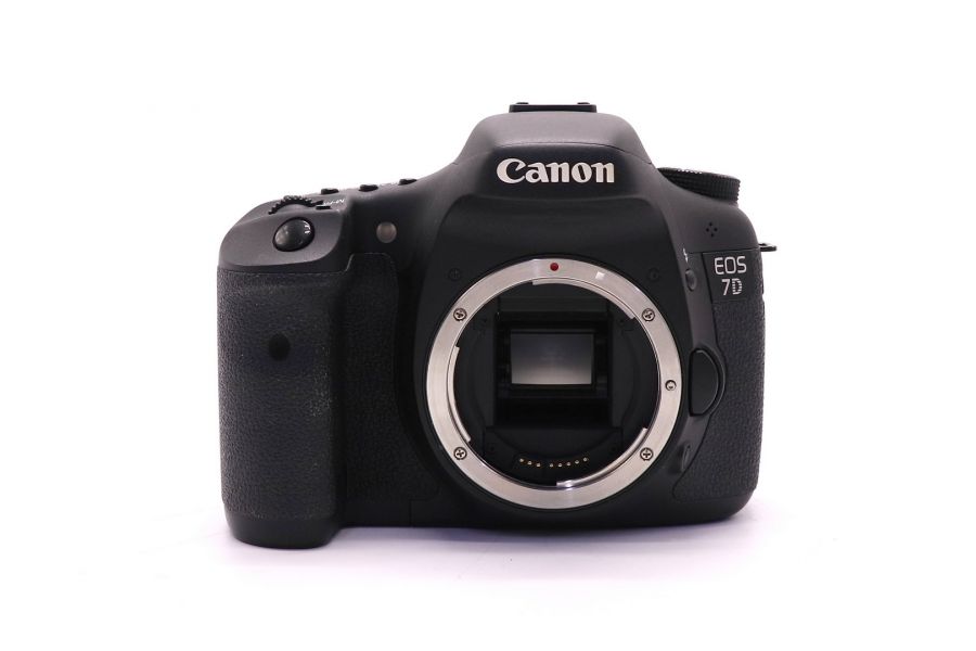 Canon EOS 7D body (пробег 17830 кадров)