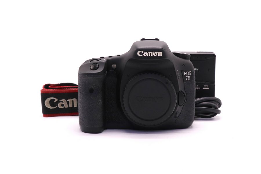 Canon EOS 7D body (пробег 17830 кадров)