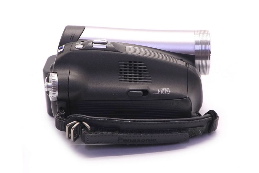 Видеокамера Panasonic NV-GS27 в упаковке