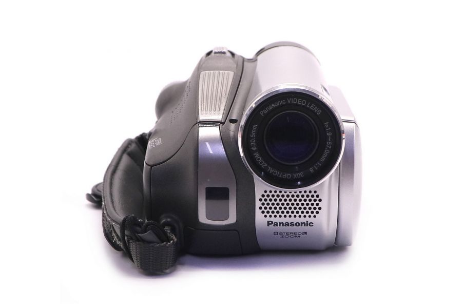 Видеокамера Panasonic NV-GS27 в упаковке