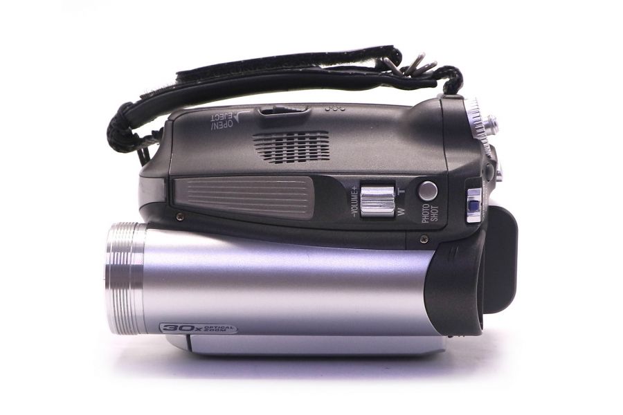 Видеокамера Panasonic NV-GS27 в упаковке