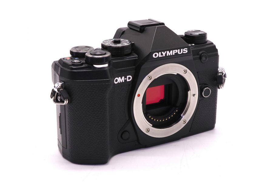 Olympus OM-D E-M5 III body в упаковке (пробег 4900 кадров)