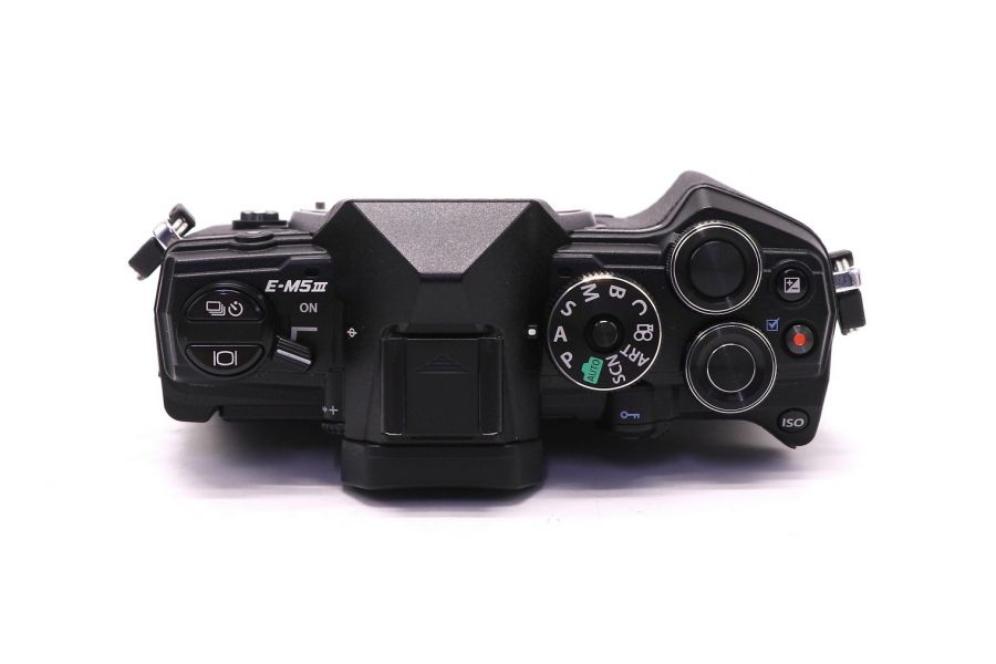 Olympus OM-D E-M5 III body в упаковке (пробег 4900 кадров)