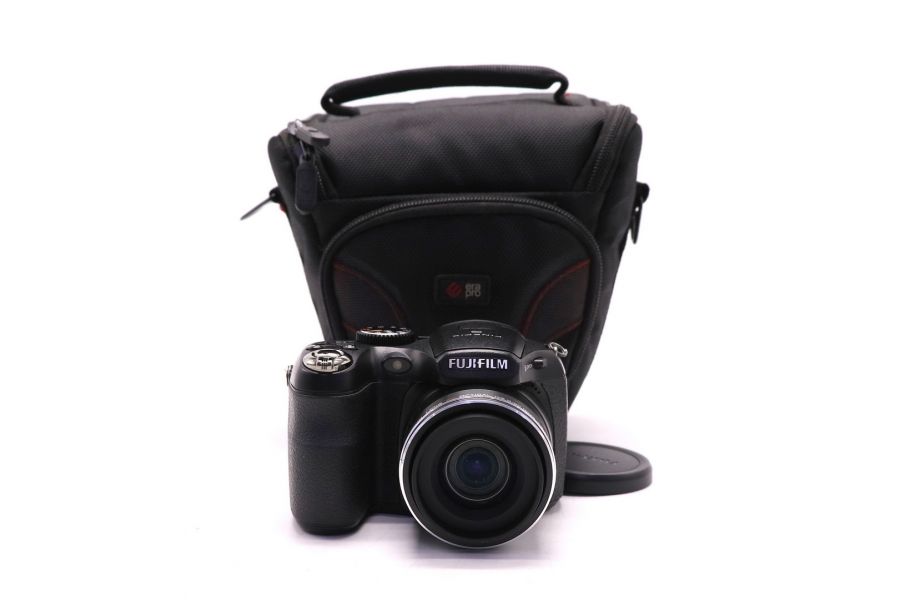 Цифровой фотоаппарат Fujifilm FinePix S2500HD 