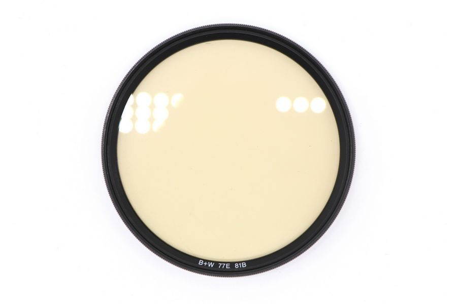 Светофильтр B+W 77E 81B