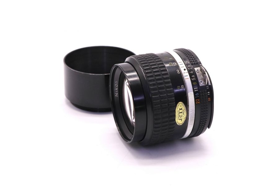 Nikon 85mm f/2 Nikkor