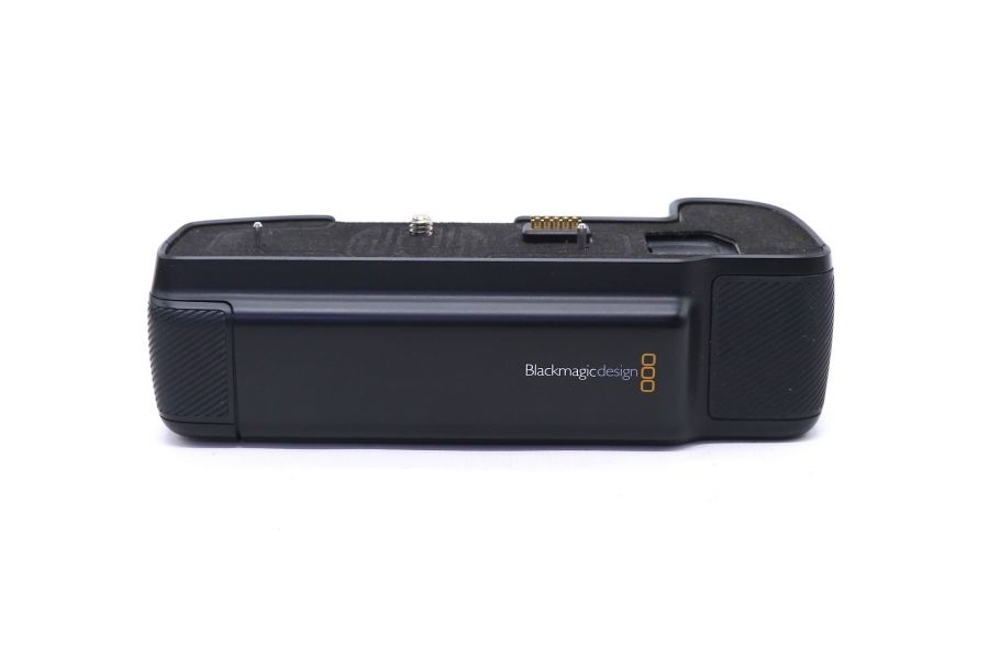 Батарейная ручка Blackmagic Pocket Camera Battery Pro Grip в упаковке