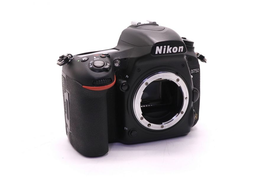 Nikon D750 body в упаковке (пробег 95685 кадров)