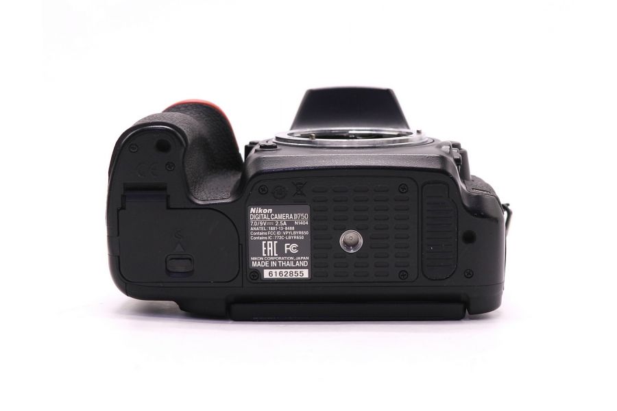 Nikon D750 body в упаковке (пробег 95685 кадров)
